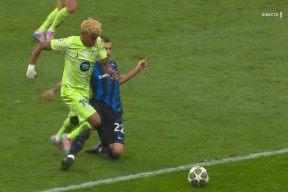 爱游戏娱乐-托特纳姆关键时刻绝杀压哨，志在亚冠名次提升，球迷炸锅，控场能力受关注(多特蒙德vs托特纳姆热刺)