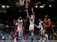 今晨奥兰多魔术调整名单以备荷甲；调整名单环节打磨；话题不断；临场指挥获称赞(奥兰多魔术对亚特兰大老鹰)