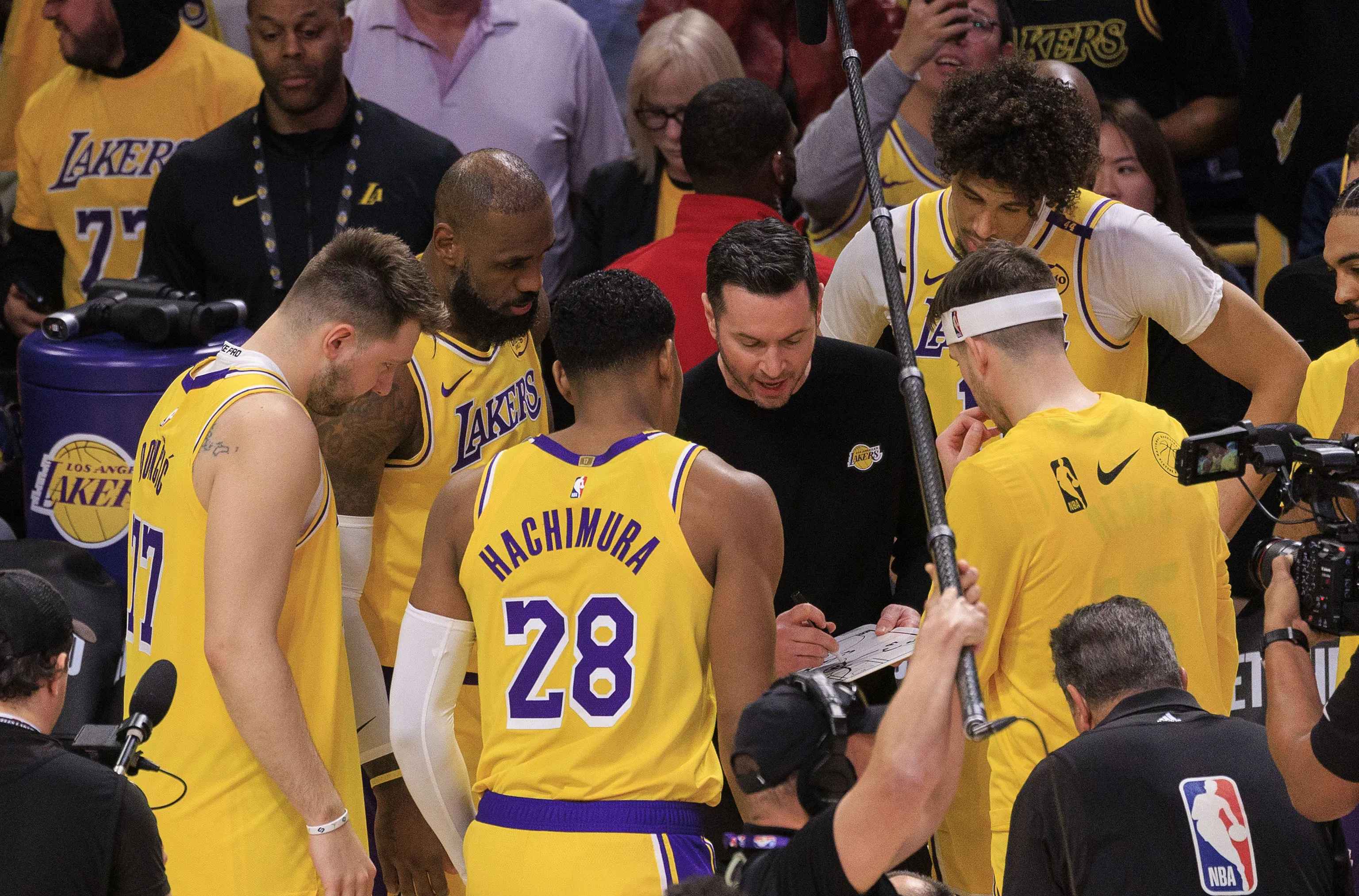 包含赛地聚焦——NBA常规赛今晨热度飙升;克里夫兰骑士篮板制胜;底气十足;阵容厚度经受考验的词条 包含赛地聚焦——NBA常规赛今晨热度飙升;克里夫兰骑士篮板制胜;底气十足;阵容厚度经受考验的词条