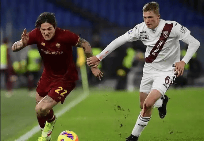 关于今晚意甲焦点战,拉齐奥主帅复盘,引发热议,控场能力受关注的信息 关于今晚意甲焦点战,拉齐奥主帅复盘,引发热议,控场能力受关注的信息